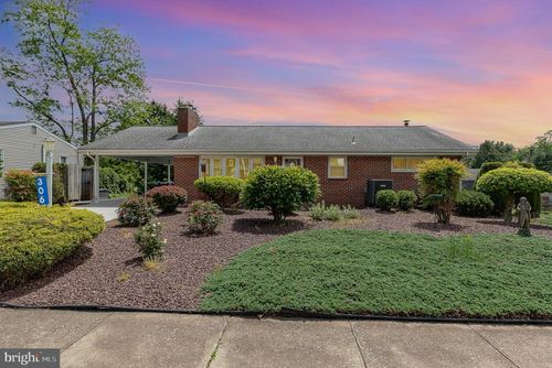 306 Sharon Dr, NEW CUMBERLAND, PA, 17070-3051 | Card Image