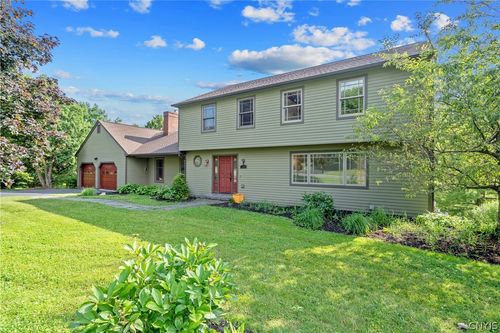 8294 Prestwick Dr, Manlius, NY, 13104-9770 | Card Image