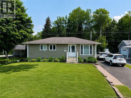 1017 Centennial St, Bathurst, NB, E2A3W6 | Card Image
