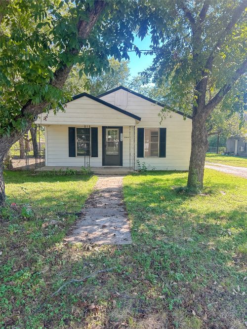 304 N Neches St, Whitney, TX, 76692-2344 | Card Image
