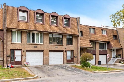 48-49 Cedarwoods Cres, Kitchener, ON, N2C2L1 | Card Image