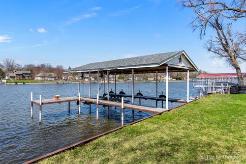 1425 N River Rd, McHenry, IL, 60051-4547 | Card Image