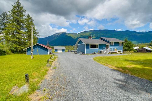 7801 Beaver Creek Rd, Port Alberni, BC, V9Y8N3 | Card Image