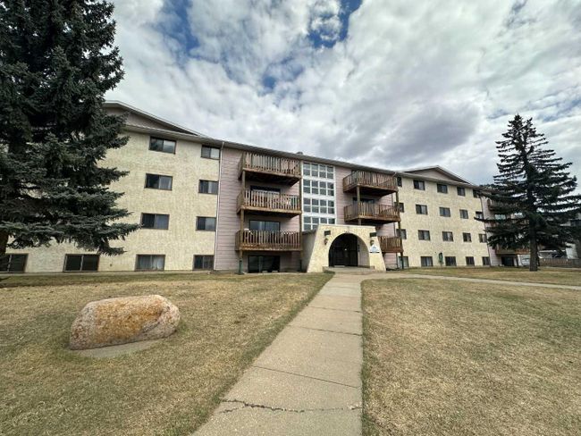 212 - 7801 98 Street, Home with 2 bedrooms, 1 bathrooms and 1 parking in Peace River AB | Image 8