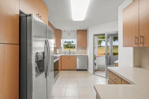 104-3871 Via Poinciana, Lake Worth, FL, 33467-2924 | Card Image