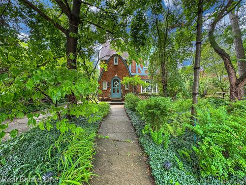 115 Illinois Ave, Pontiac, MI, 48341-1915 | Card Image