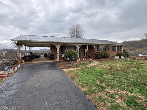 927 Shingle Gap Rd, Purlear, NC, 28665-9238 | Card Image