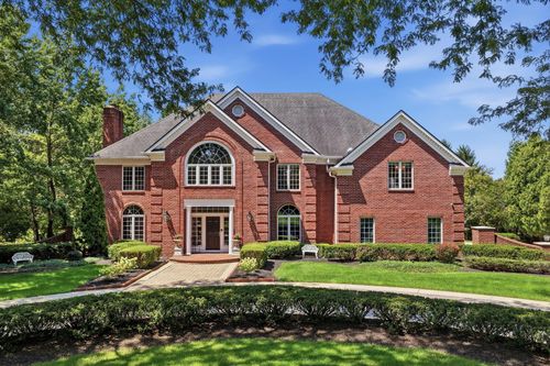 10320 Widdington Close, Powell, OH, 43065-8880 | Card Image
