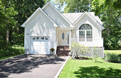 51 Spar Drive, Brookhaven, NY, 11951 | Card Image