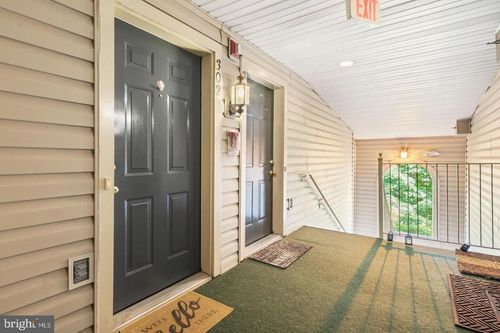 302-7014 Metropolitan Pl, Falls Church, VA, 22043-2355 | Card Image