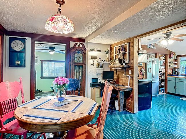 Notice the office nook space. How convenient and ingenious! | Image 22