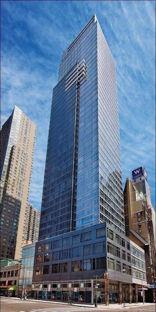 403-247 W 46th Street, New York, NY, 10036 | Card Image