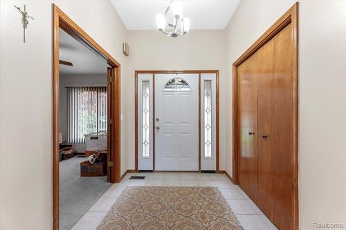 17519 Rocco Dr, Macomb, MI, 48044-1692 | Card Image