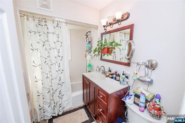 136 Martin Ave, House other with 3 bedrooms, 2 bathrooms and null parking in Clifton NJ | Image 16