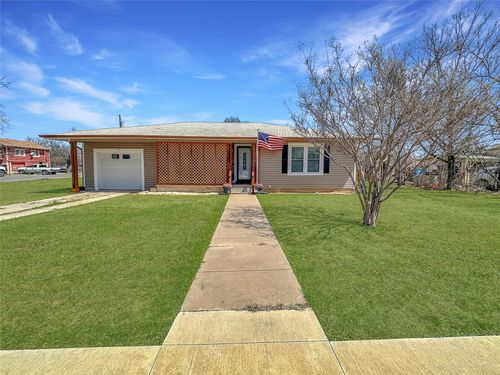 1700 4th St, Brownwood, TX, 76801-4435 | Card Image