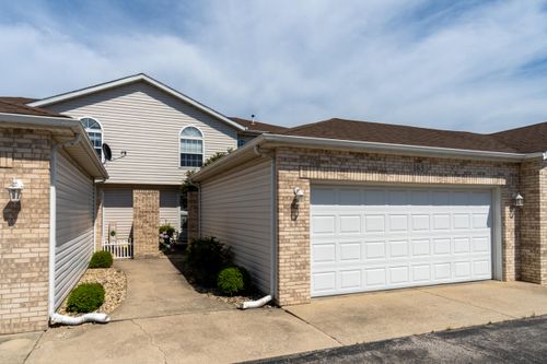 165 Mallard Pointe Dr, Valparaiso, IN, 46385 | Card Image