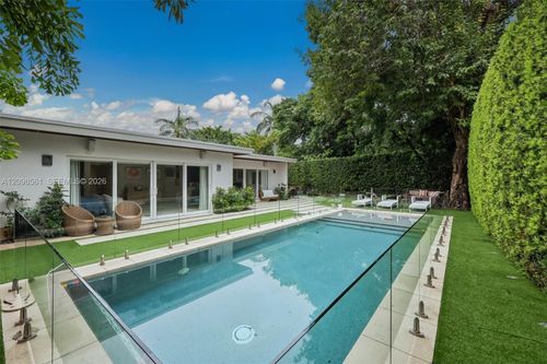 5815 N Bay Rd, Miami Beach, FL, 33140-2036 | Card Image