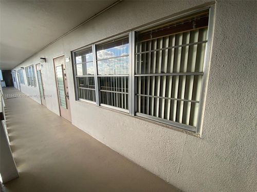 430-430 Southampton B, West Palm Beach, FL, 33417-7811 | Card Image