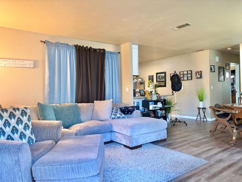 39-2812 Village Green Ct, Stockton, CA, 95210-4623 | Card Image