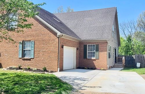 220 Tan Bark Dr, Georgetown, KY, 40324-8438 | Card Image