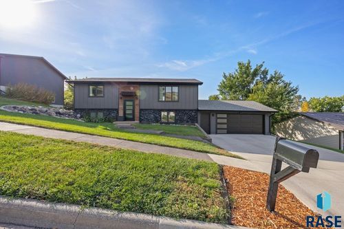 2105 Antelope St Street, Pierre, SD, 57501 | Card Image