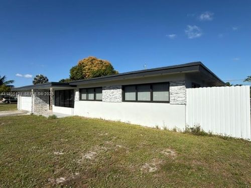 860 W Dayton Cir, Fort Lauderdale, FL, 33312-2611 | Card Image