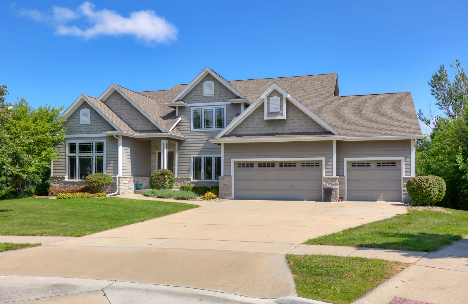 150th St, Urbandale, IA 50323