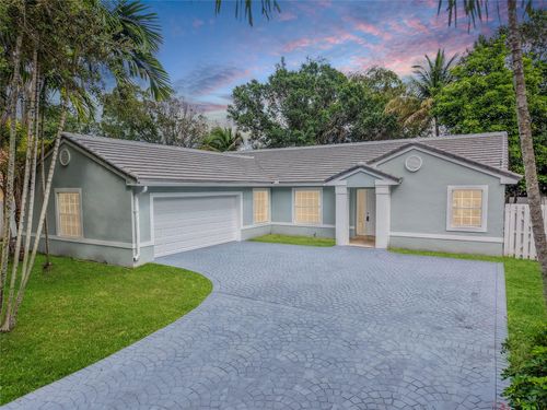 1811 Sw 124th Way, Miramar, FL, 33027-2533 | Card Image