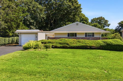 9 Bowman Ln, Kings Park, NY, 11754-2006 | Card Image