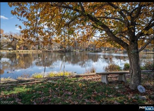 21 Sunrise Ave, Bloomingdale, NJ, 07403-1323 | Card Image