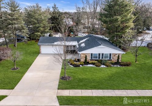 3 Noble Pl, Aberdeen, NJ, 07747-1316 | Card Image