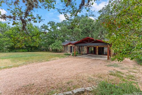 8612 Flint Rock Dr, Boerne, TX, 78006-5531 | Card Image