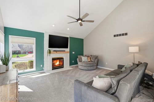 6513 E Ridge Ct, Brighton, MI, 48116-8287 | Card Image