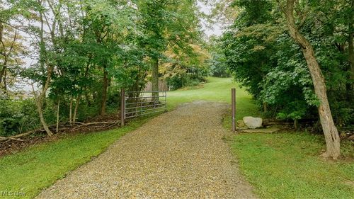 46701 Stumptown Rd, Cadiz, OH, 43907-8708 | Card Image