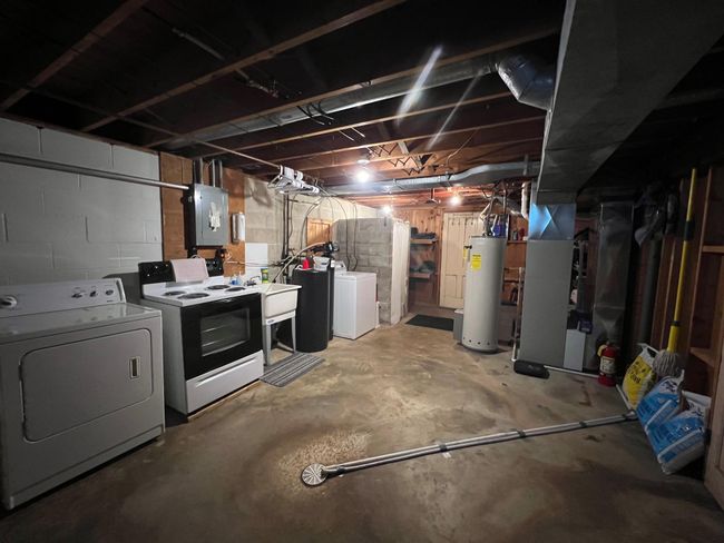 Lower Level Laundry | Image 37