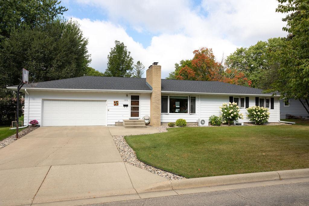 Lyndale Ave, Detroit Lakes, MN 56501
