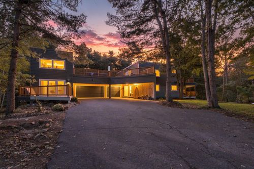 4 W Pleasant Lake Rd, North Oaks, MN, 55127-2086 | Card Image