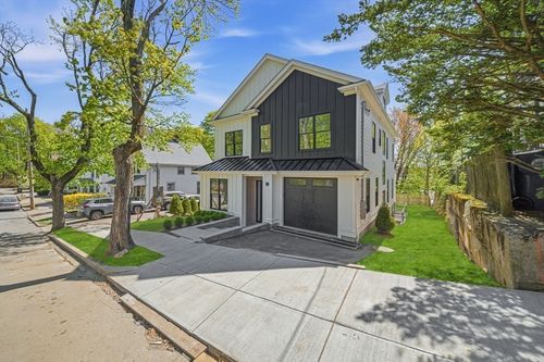 28 Chandler Pl, Newton, MA, 02464-1402 | Card Image