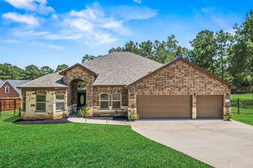 643 Southcreek Park, Livingston, TX, 77351-7581 | Card Image