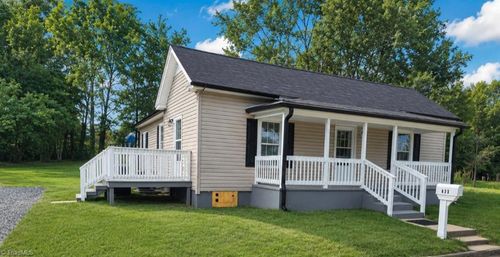 633 Irving Ave, Eden, NC, 27288-5615 | Card Image