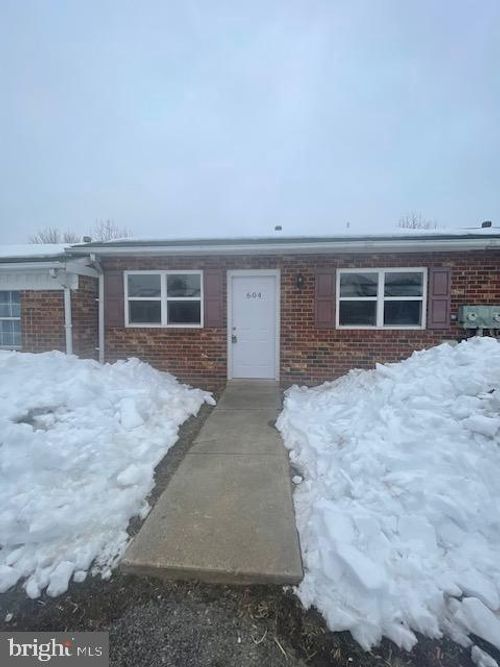 604 Green Tree Ln, Bear, DE, 19701-1074 | Card Image