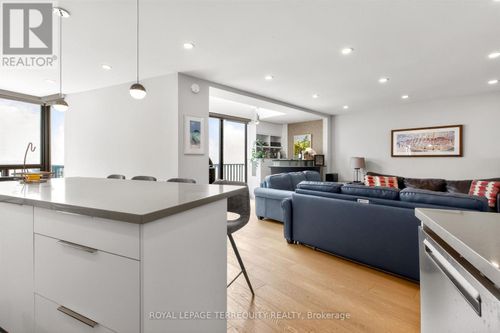 2432-33 Harbour Sq, Toronto, ON, M5J2G2 | Card Image