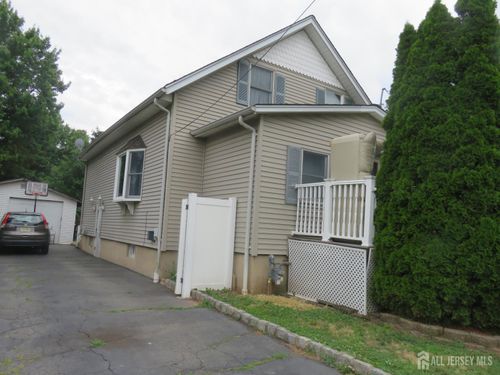 12 Tonlyn Pl, Sewaren, NJ, 07077-1005 | Card Image