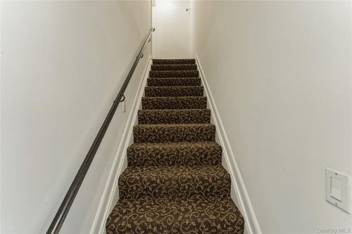 apt-6-4 Windermere Pl, Rockville Centre, NY, 11570-5281 | Card Image