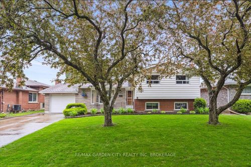 8 Pamela Dr, Thorold, ON, L2V2X8 | Card Image