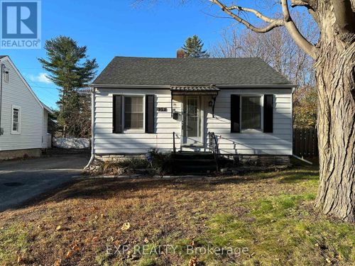 954 Fisher Ave, Ottawa, ON, K1Z6P4 | Card Image