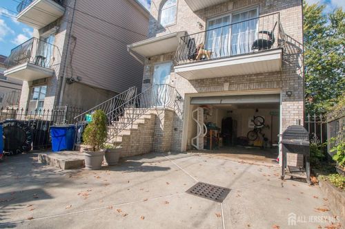 51 Oakland Ter, Newark, NJ, 07106-1614 | Card Image