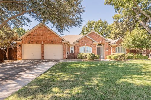 2709 Cobblestone Dr, Grapevine, TX, 76051-2682 | Card Image