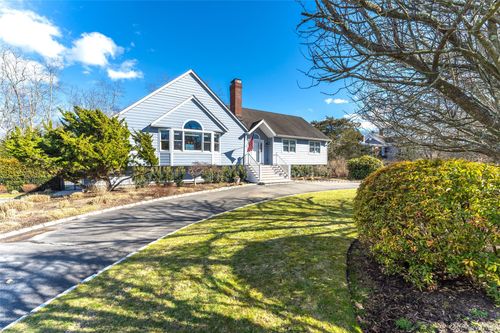 64 Tanners Neck Ln, Westhampton, NY, 11977-1430 | Card Image