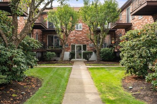 apt-6-21 Westgate Rd, Chestnut Hill, MA, 02467-3430 | Card Image